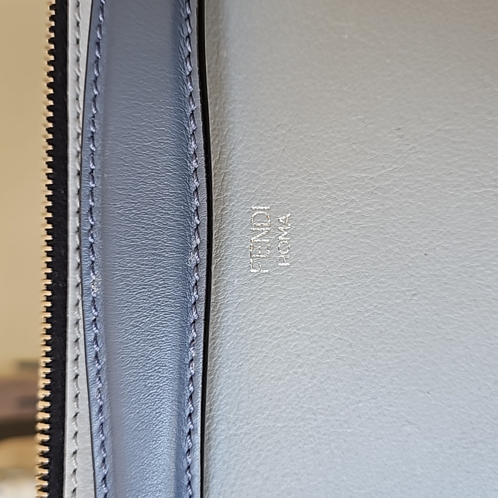 Handbag - Picture 2 of 9